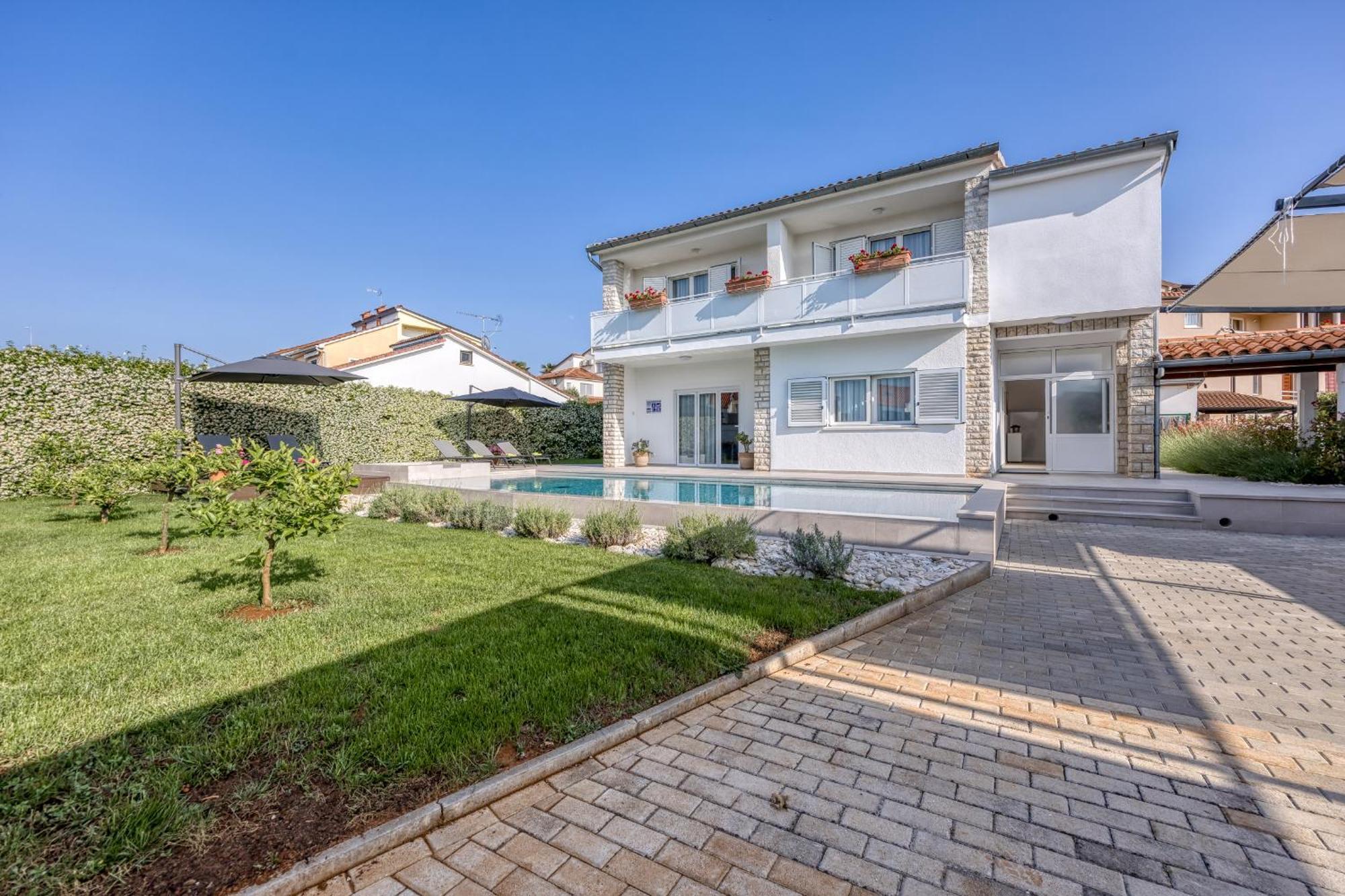 Vila A Touch Of Luxury And Comfort - Irena Porec