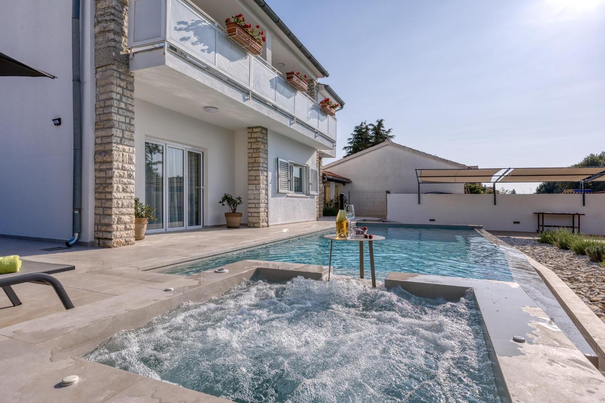 Vila A Touch Of Luxury And Comfort - Irena Porec