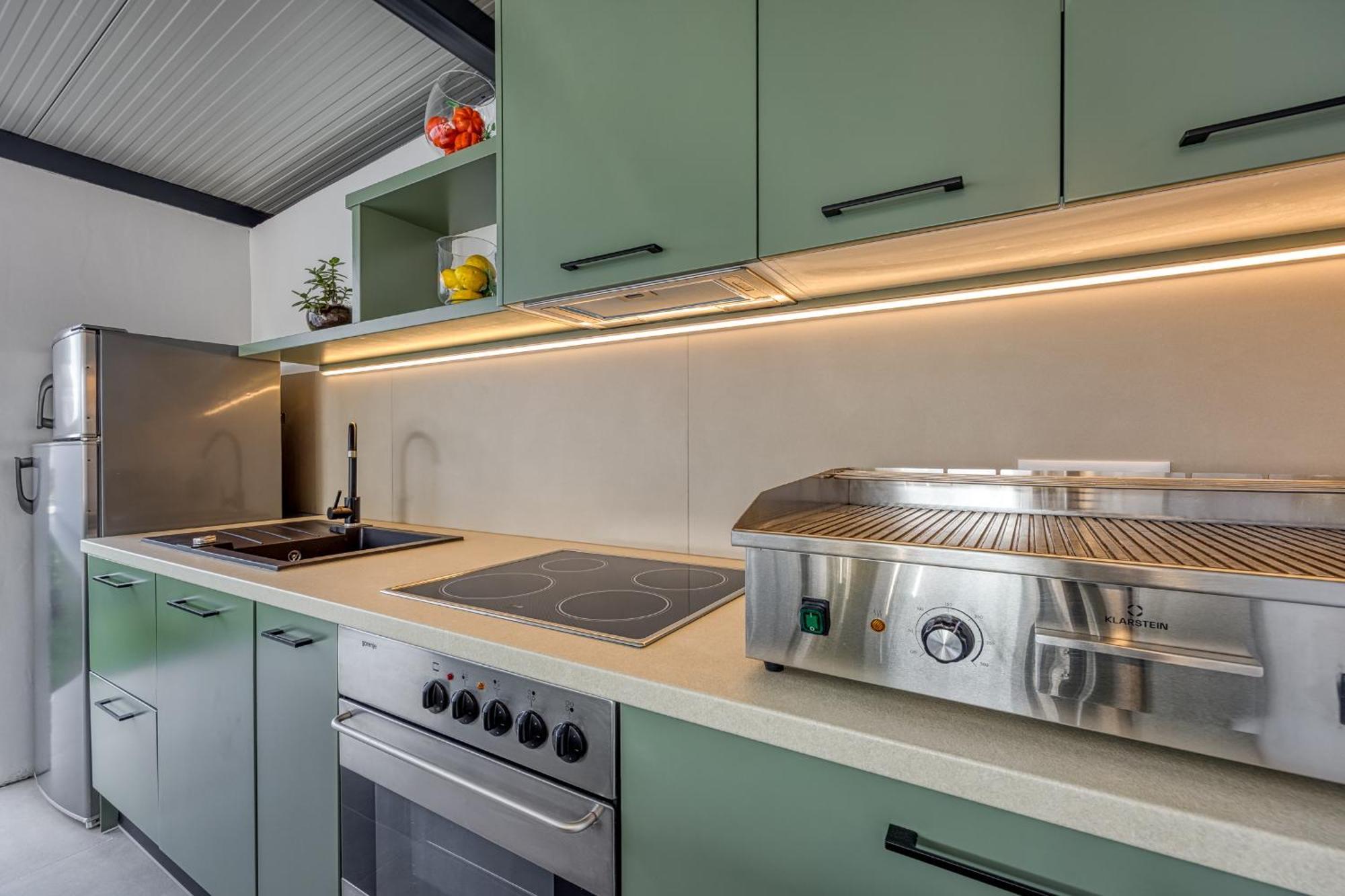A Touch Of Luxury And Comfort - Irena *