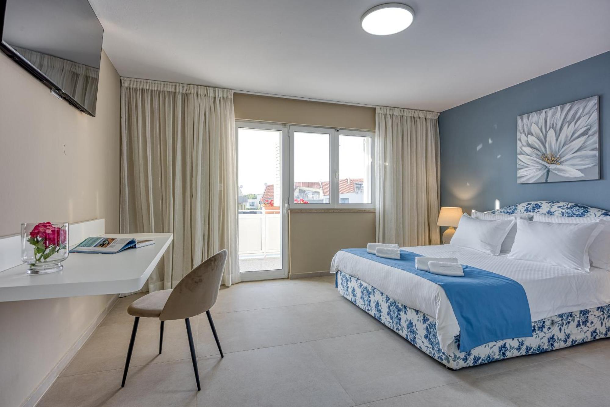 A Touch Of Luxury And Comfort - Irena