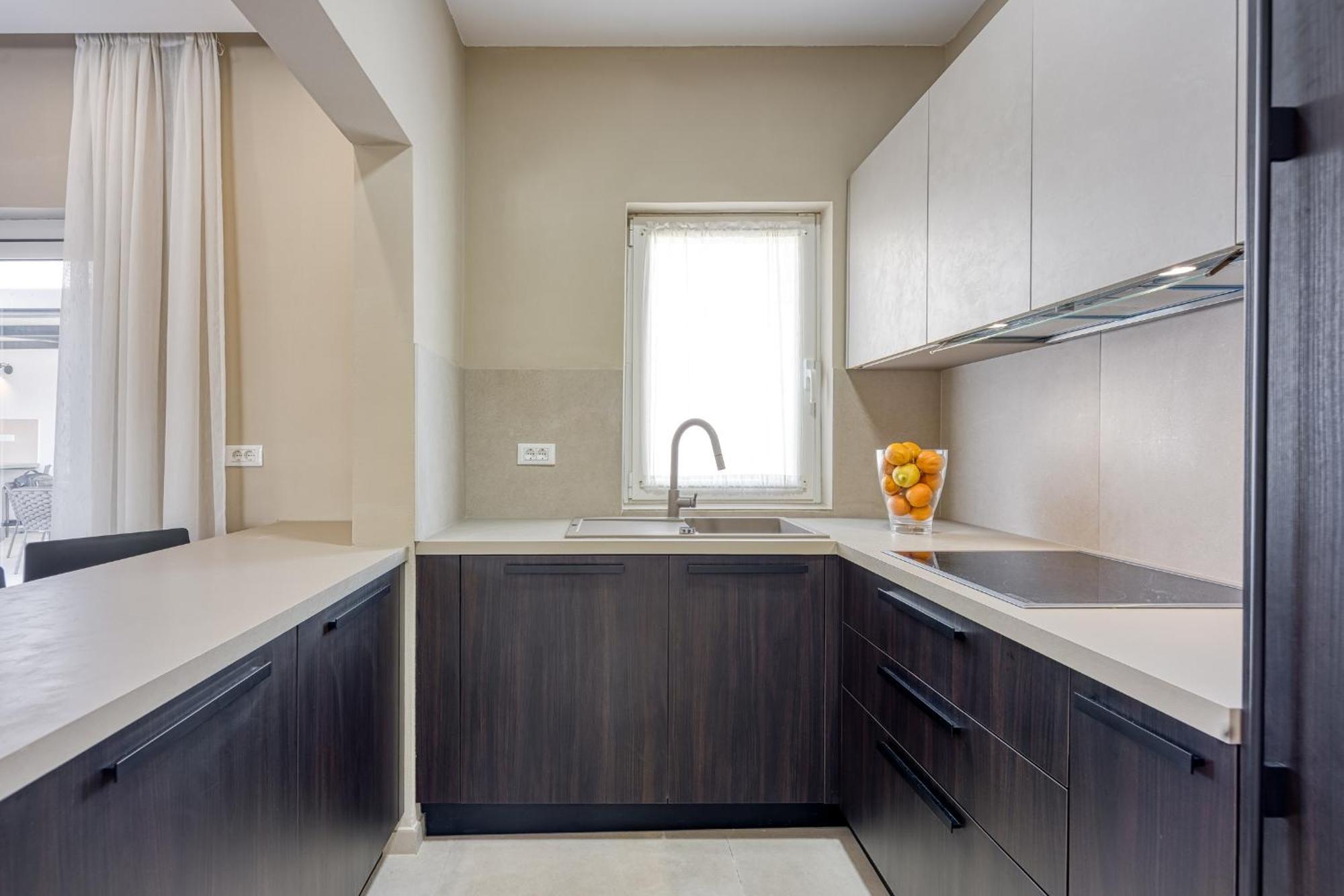 A Touch Of Luxury And Comfort - Irena Vila